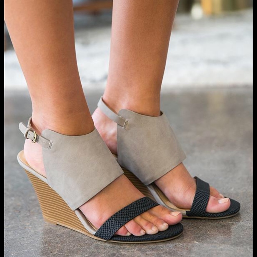 Chinese Laundry “Baja” sandal